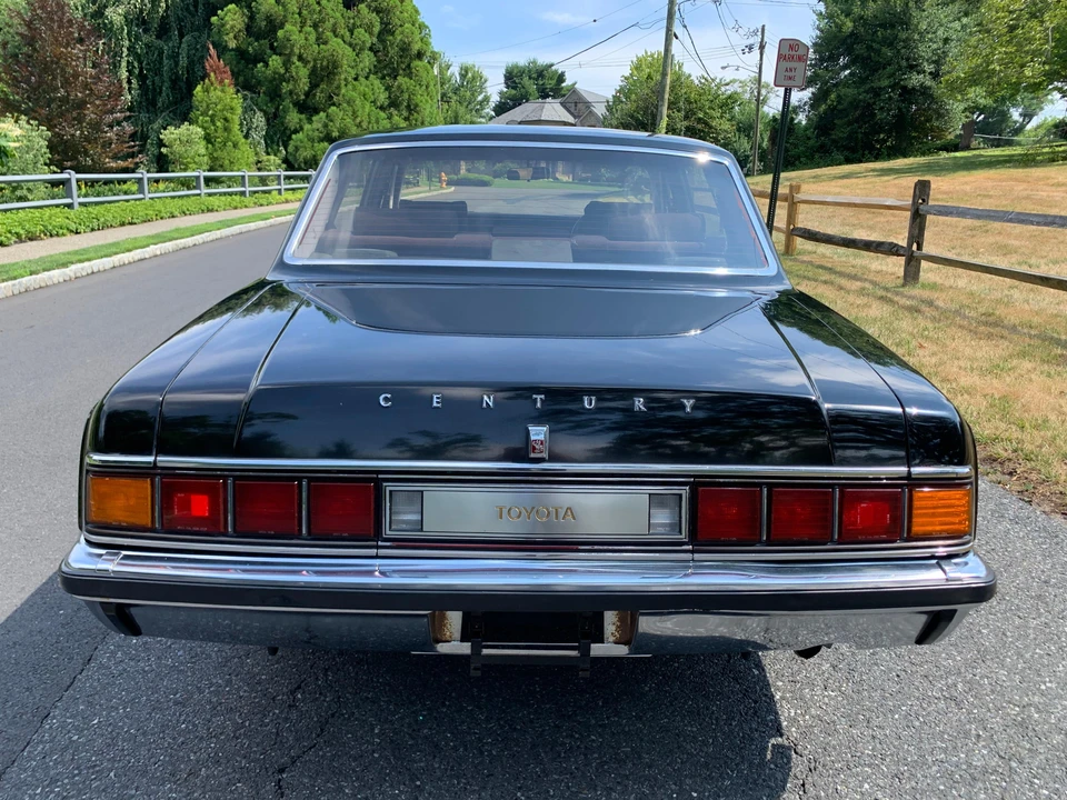 1992 Toyota Century 1st Gen - Image 13 of 31