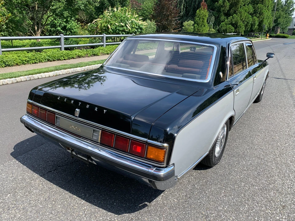 1992 Toyota Century 1st Gen - Image 14 of 31