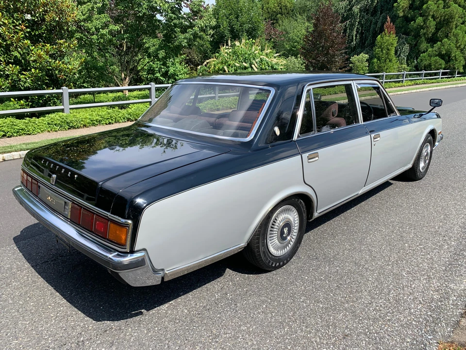 1992 Toyota Century 1st Gen - Image 16 of 31