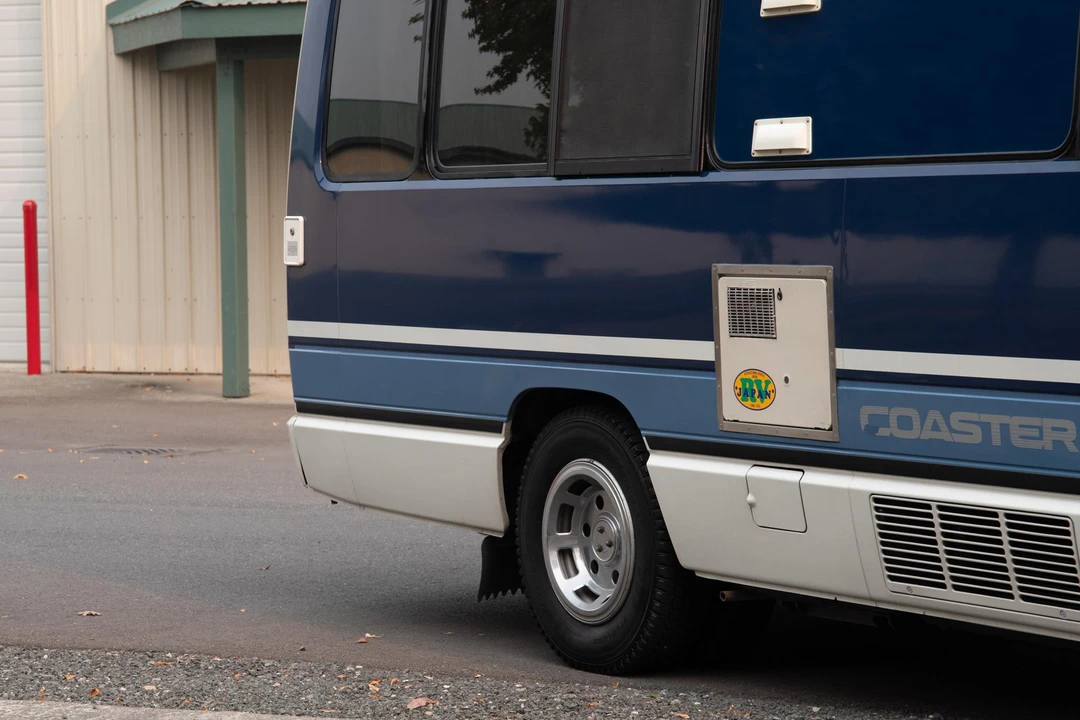 1992 Toyota Coaster 2nd Gen - Image 24 of 31