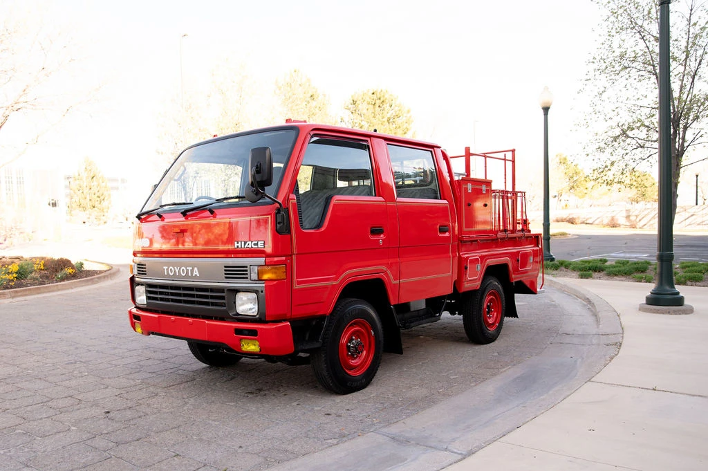 1992 Toyota HiAce 4th Gen - Image 2 of 31