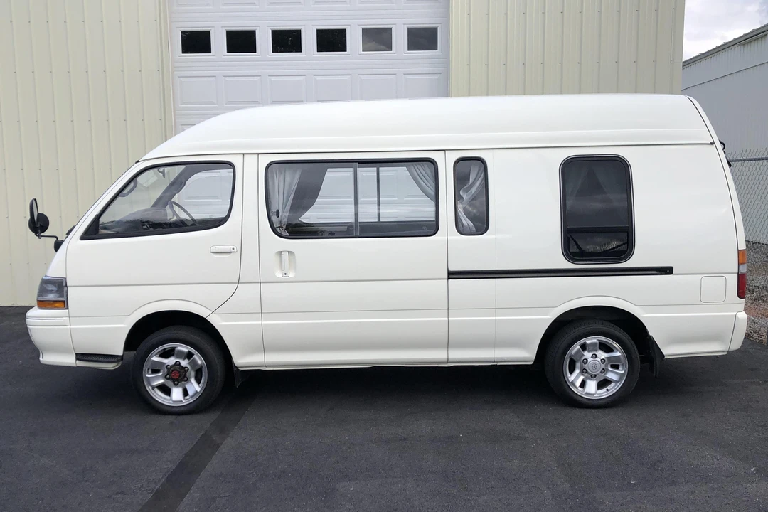 1992 Toyota HiAce 4th Gen - Image 3 of 31