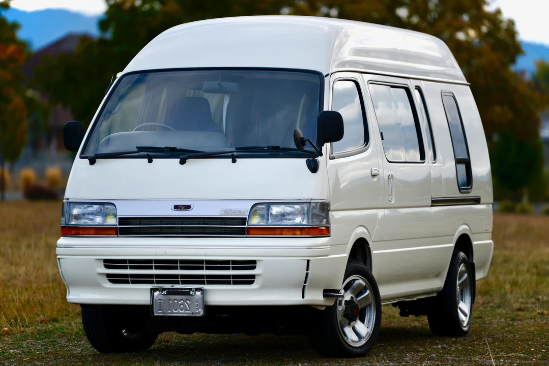 1992 Toyota HiAce 4th Gen - Image 6 of 31