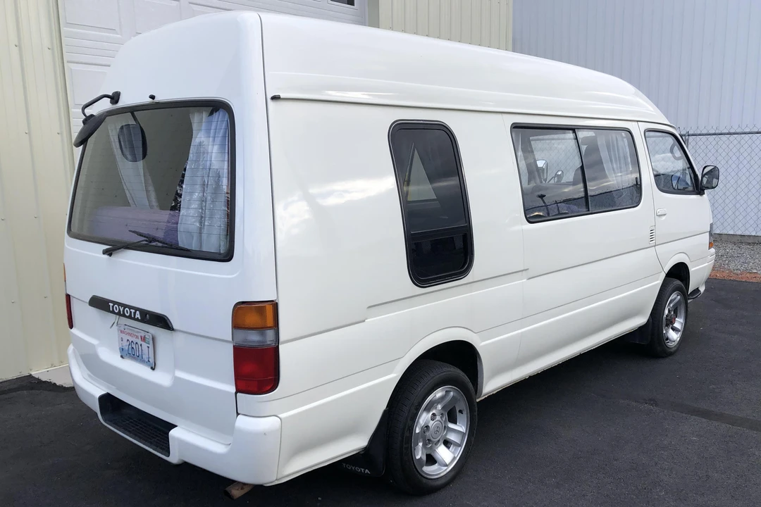 1992 Toyota HiAce 4th Gen - Image 4 of 31