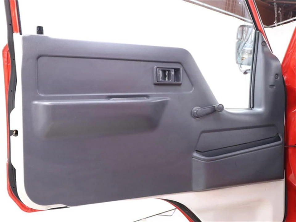 1992 Toyota HiAce 4th Gen - Image 24 of 31
