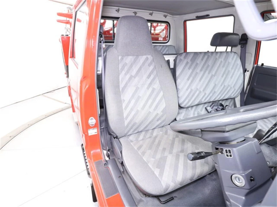 1992 Toyota HiAce 4th Gen - Image 17 of 31