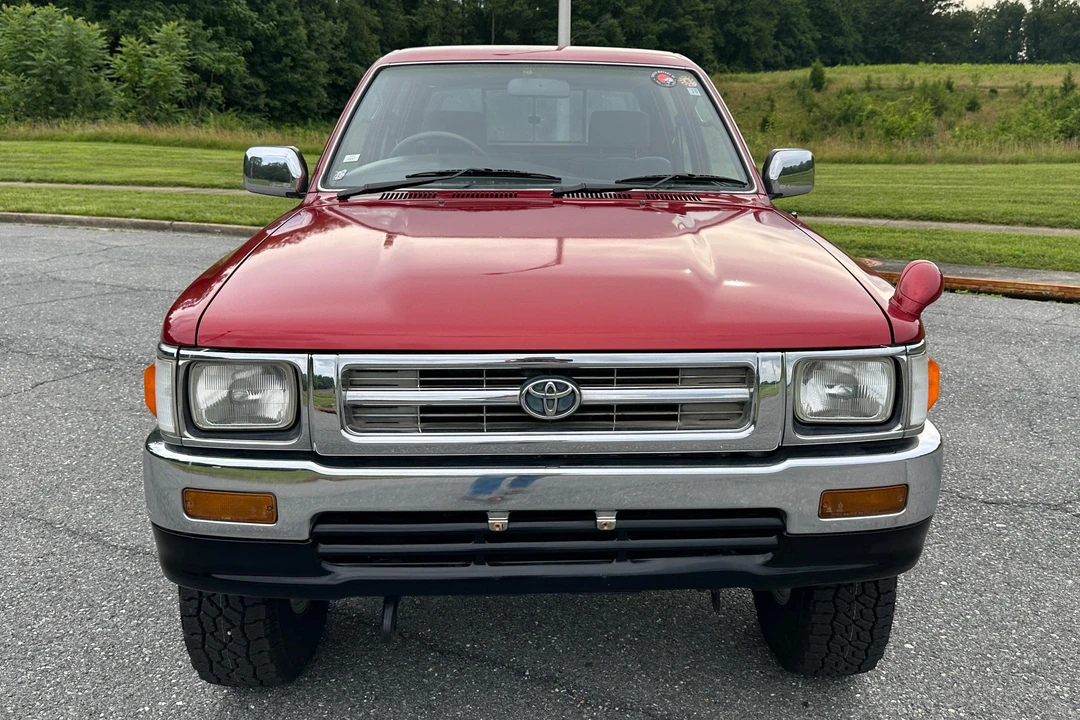 1992 Toyota Hilux 5th Gen - Image 2 of 31