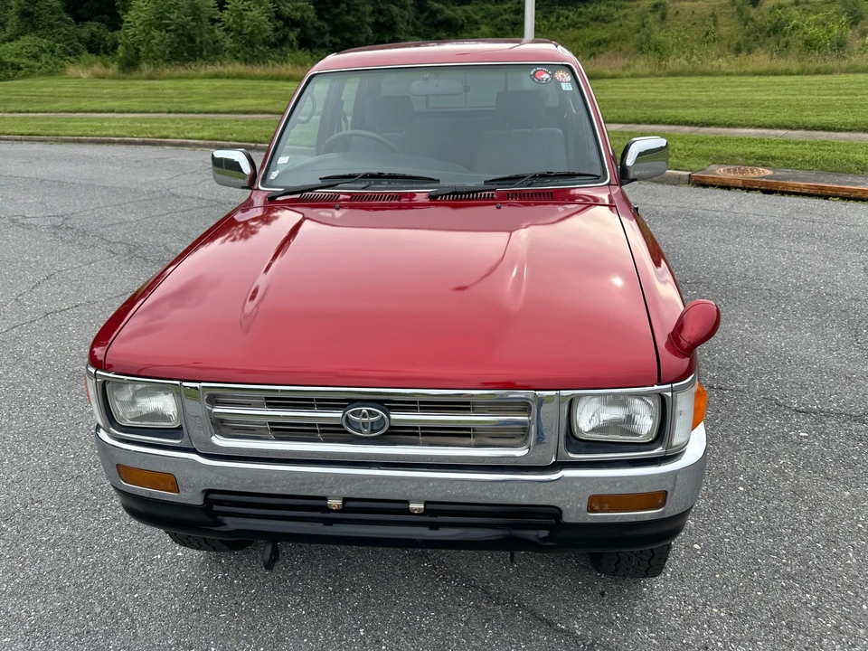1992 Toyota Hilux 5th Gen - Image 8 of 31