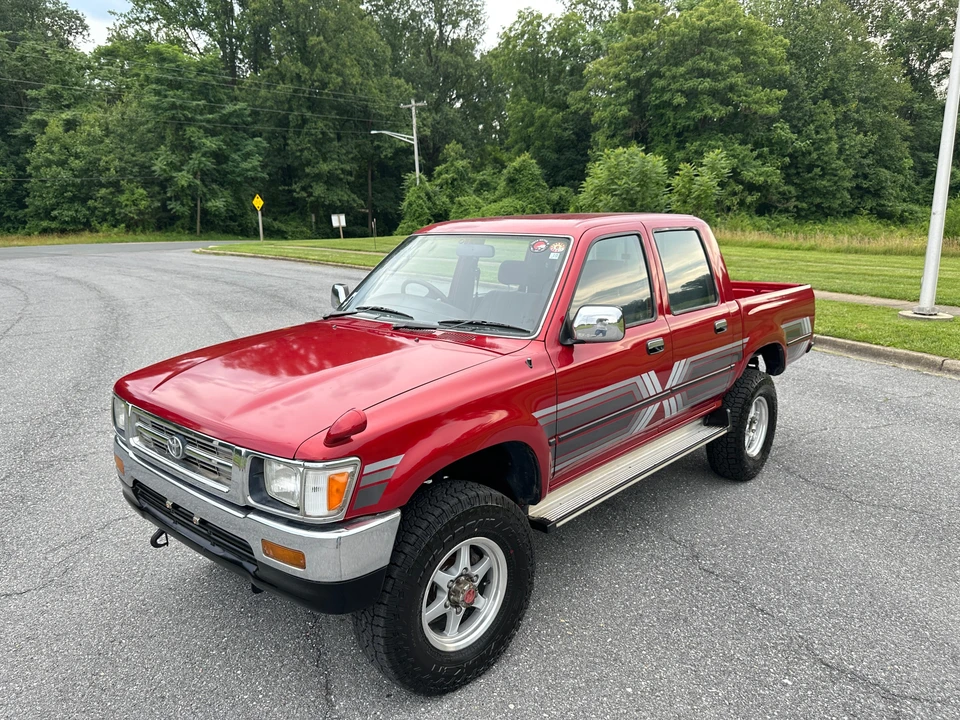 1992 Toyota Hilux 5th Gen - Image 12 of 31