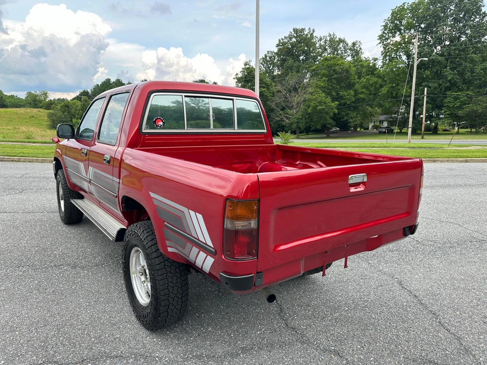 1992 Toyota Hilux 5th Gen - Image 26 of 31