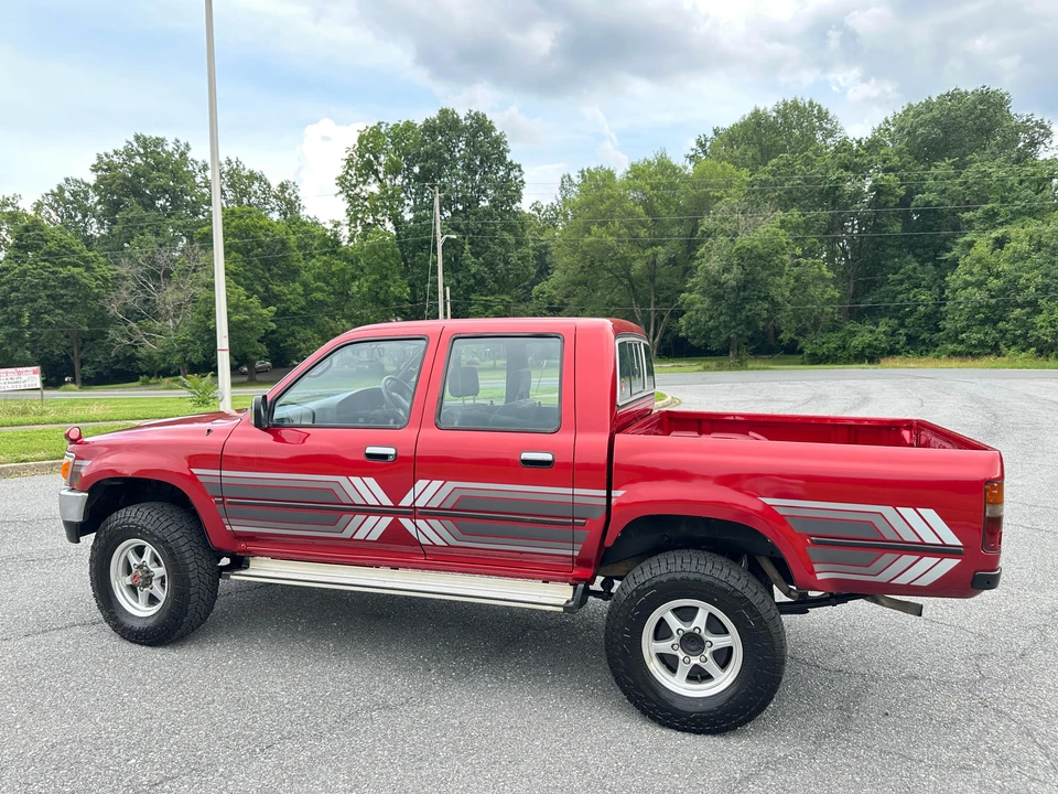 1992 Toyota Hilux 5th Gen - Image 21 of 31
