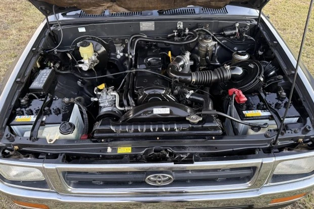 1992 Toyota Hilux 5th Gen - Image 6 of 8