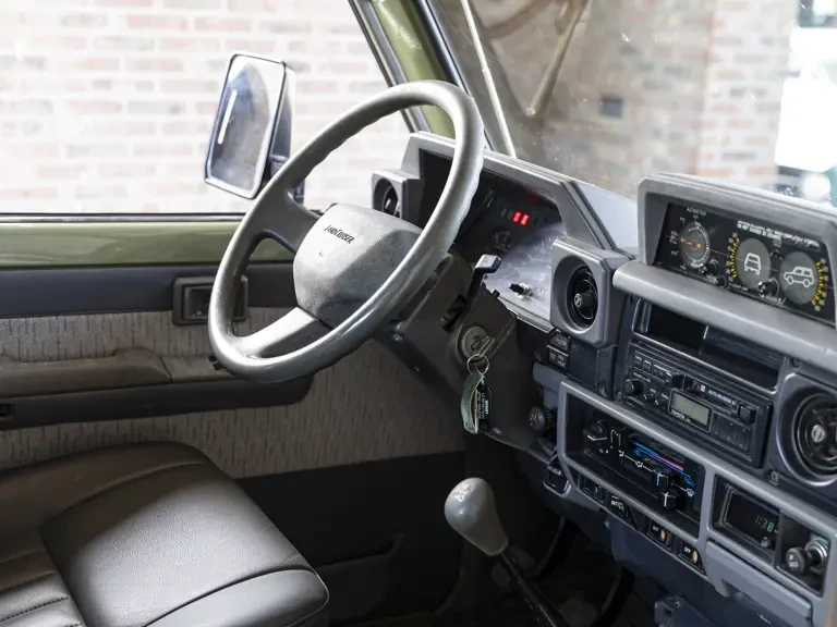 1992 Toyota J70 Land Cruiser - Image 9 of 31
