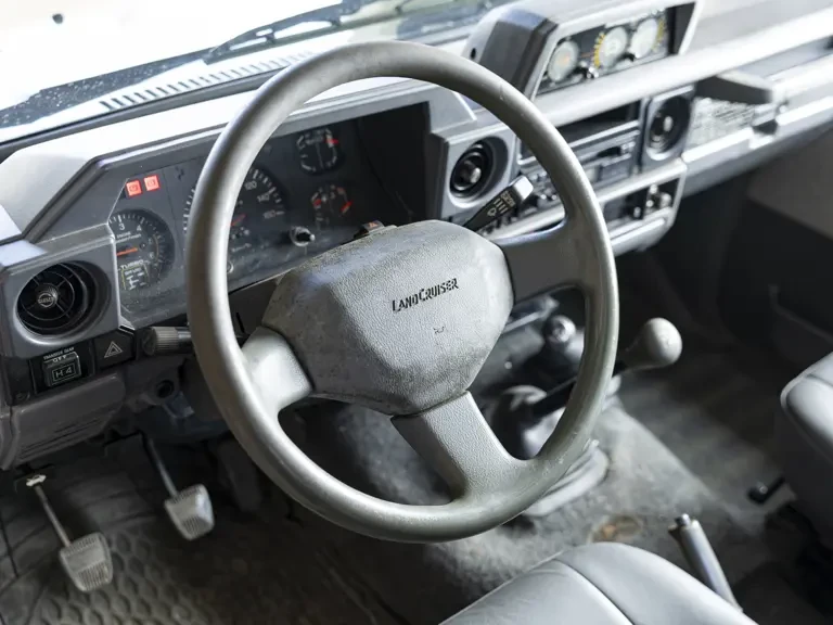 1992 Toyota J70 Land Cruiser - Image 10 of 31