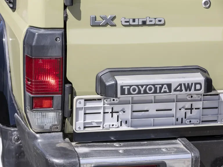 1992 Toyota J70 Land Cruiser - Image 26 of 31