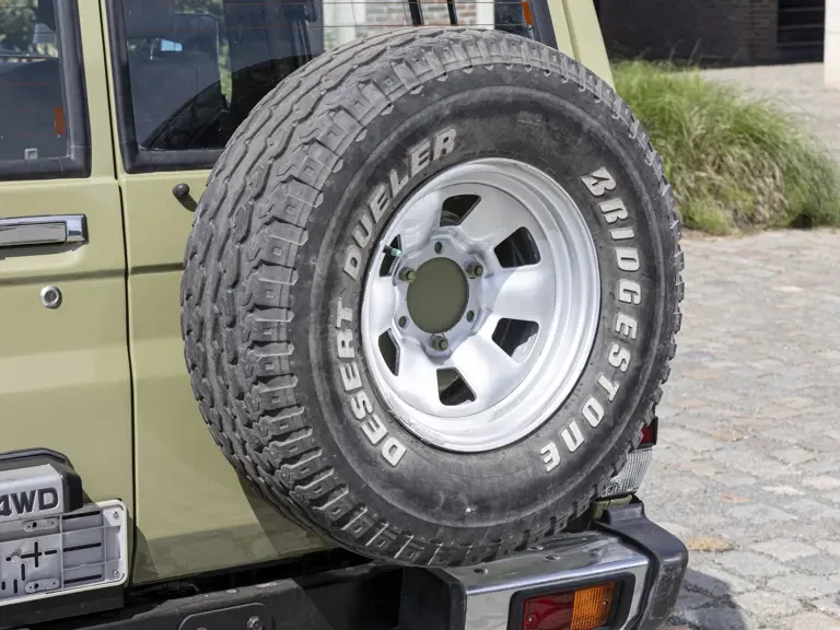 1992 Toyota J70 Land Cruiser - Image 28 of 31