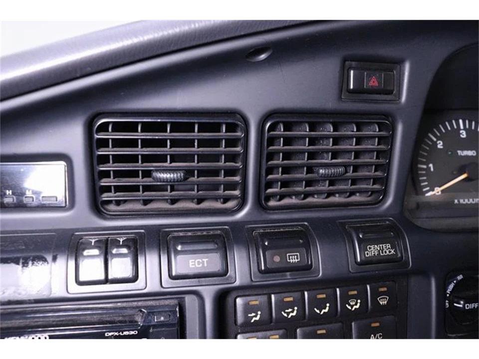 1992 Toyota J60 Land Cruiser - Image 13 of 31