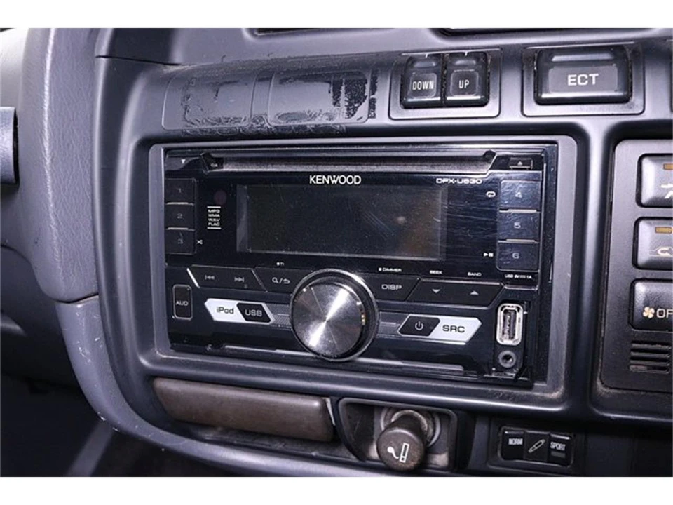 1992 Toyota J60 Land Cruiser - Image 15 of 31