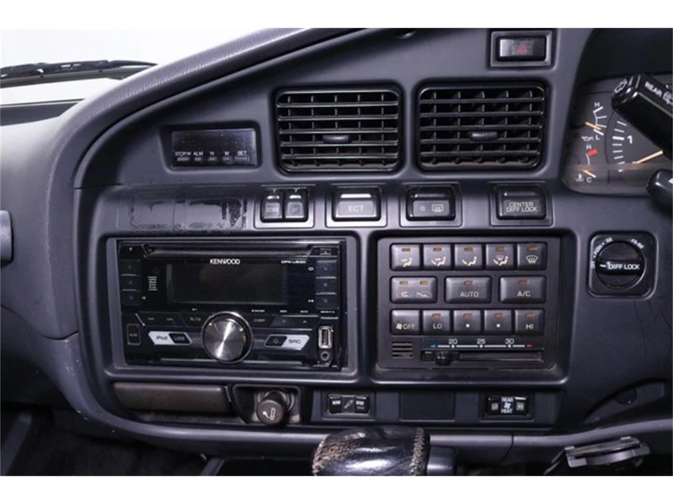 1992 Toyota J60 Land Cruiser - Image 12 of 31