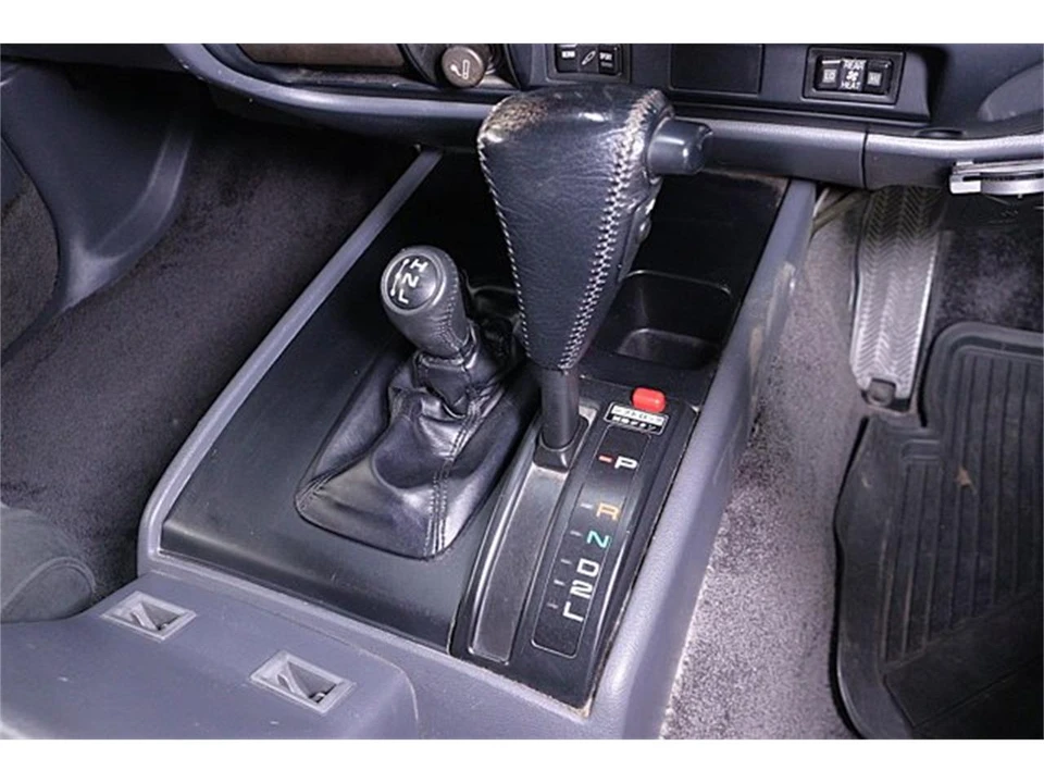 1992 Toyota J60 Land Cruiser - Image 16 of 31