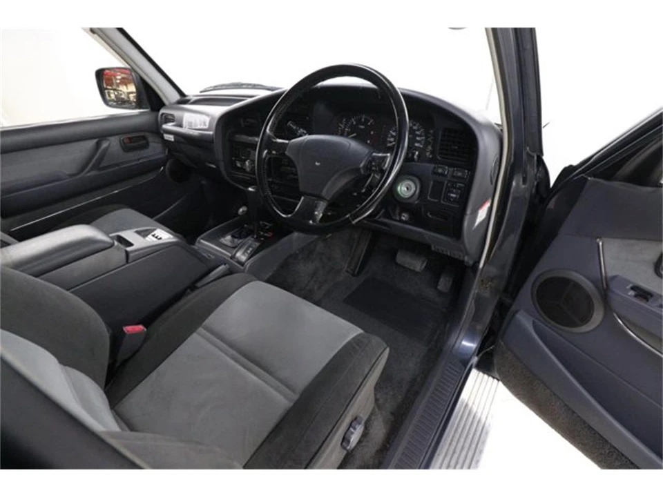 1992 Toyota J60 Land Cruiser - Image 9 of 31