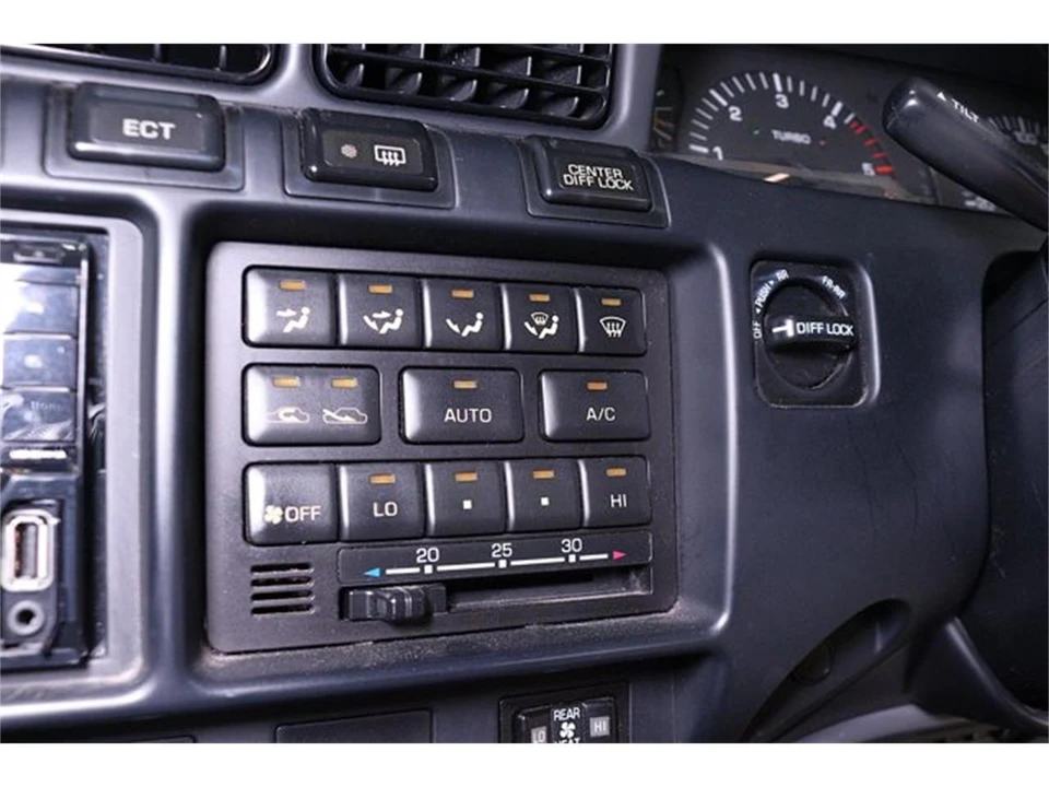 1992 Toyota J60 Land Cruiser - Image 14 of 31