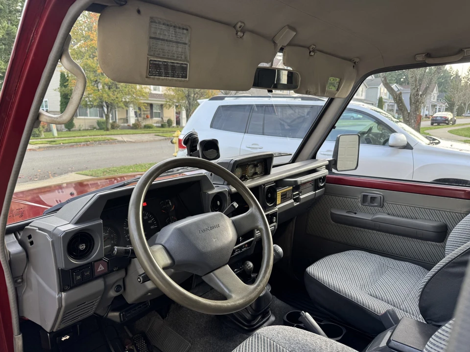 1992 Toyota J70 Land Cruiser - Image 24 of 31