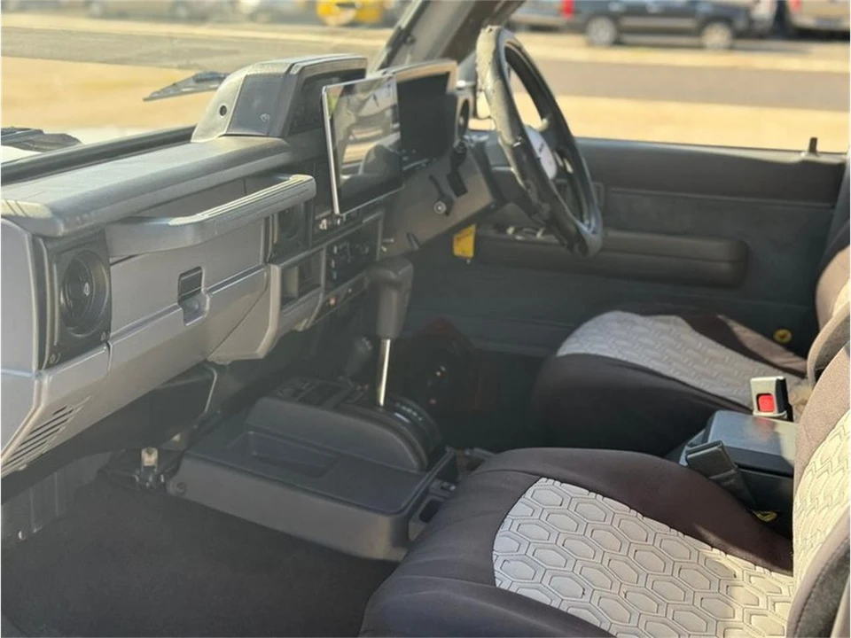1992 Toyota J60 Land Cruiser - Image 12 of 25