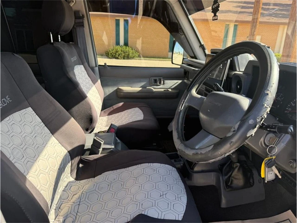 1992 Toyota J60 Land Cruiser - Image 11 of 25