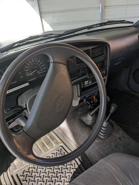 1992 Toyota Hilux 5th Gen - Image 2 of 21