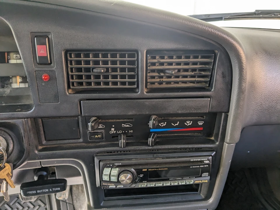1992 Toyota Hilux 5th Gen - Image 3 of 21