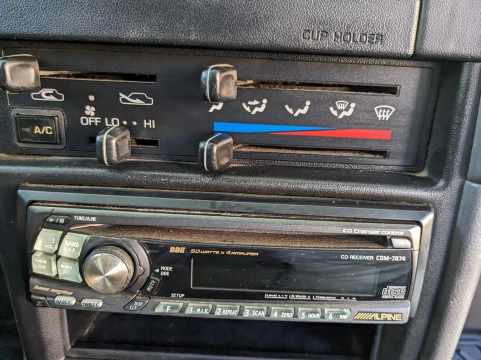 1992 Toyota Hilux 5th Gen - Image 16 of 21