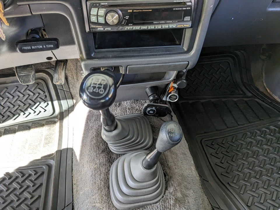 1992 Toyota Hilux 5th Gen - Image 4 of 21