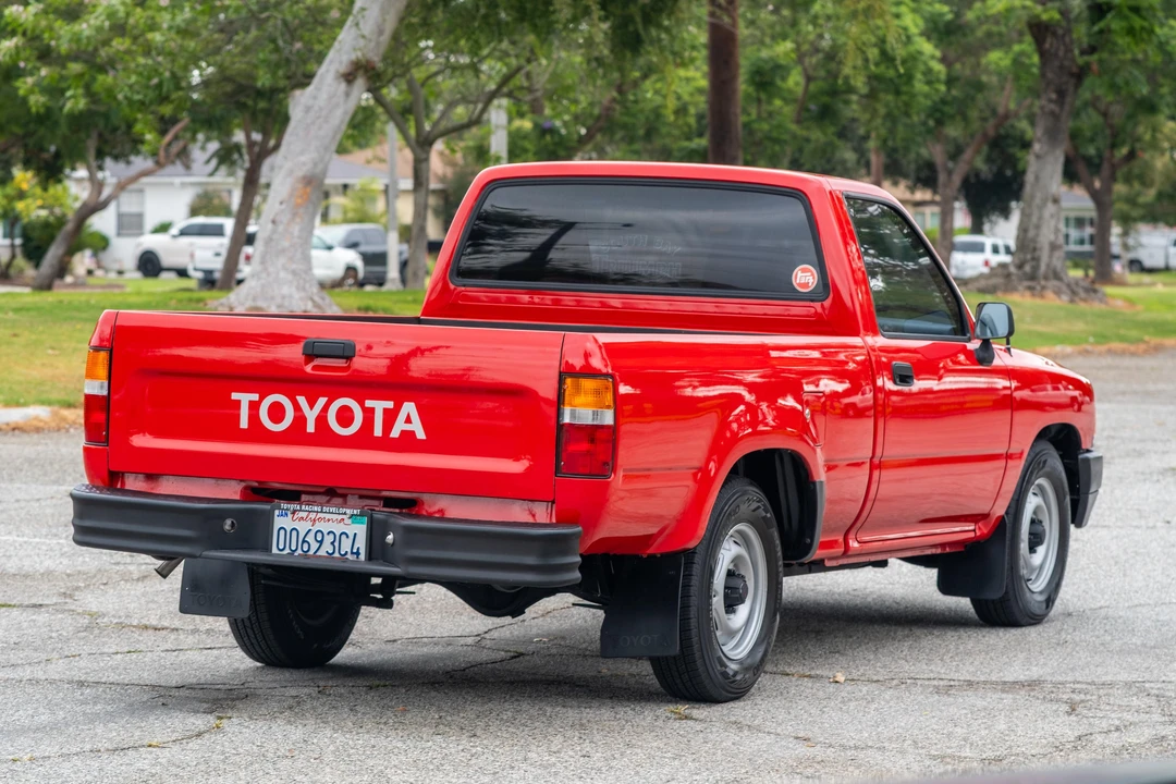 1992 Toyota Hilux 5th Gen - Image 4 of 31