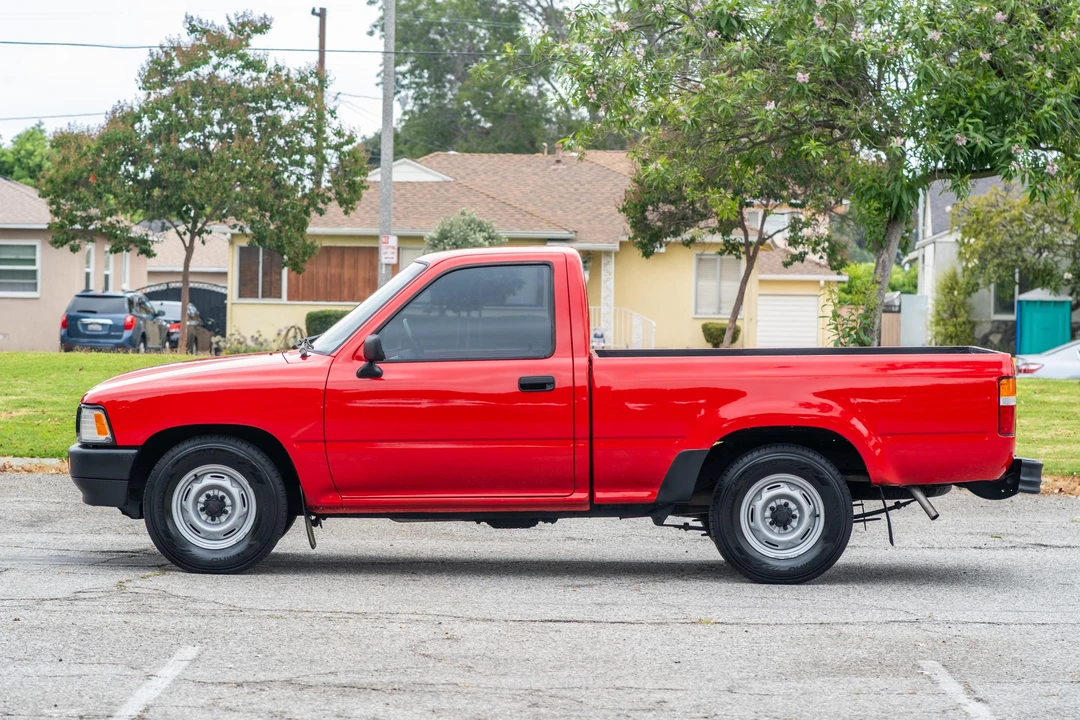 1992 Toyota Hilux 5th Gen - Image 3 of 31