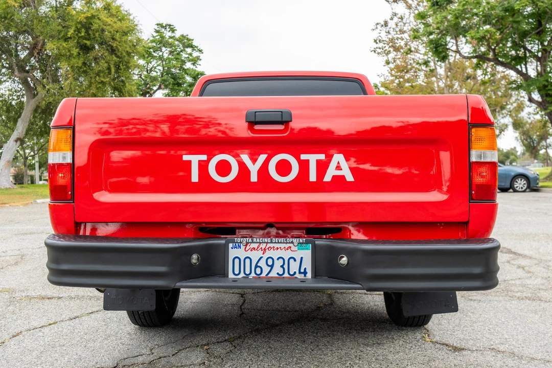 1992 Toyota Hilux 5th Gen - Image 11 of 31