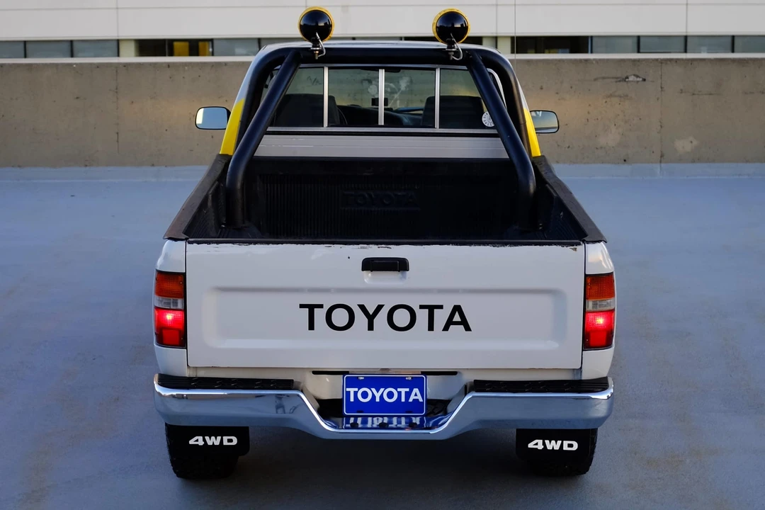 1992 Toyota Hilux 5th Gen - Image 17 of 31