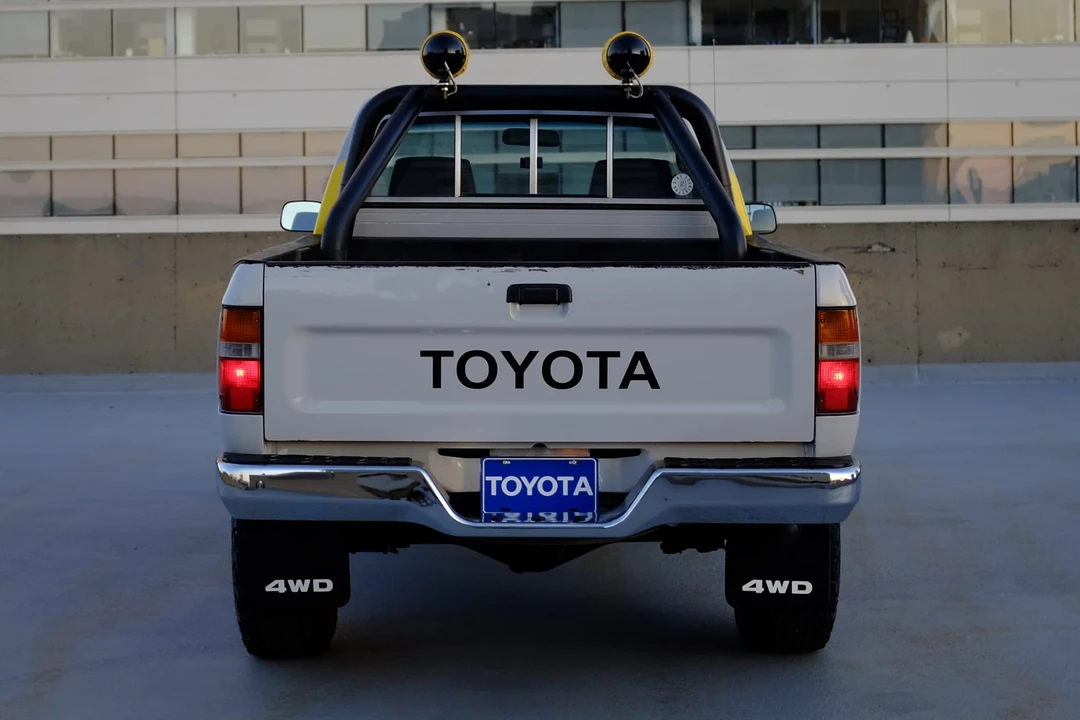 1992 Toyota Hilux 5th Gen - Image 18 of 31