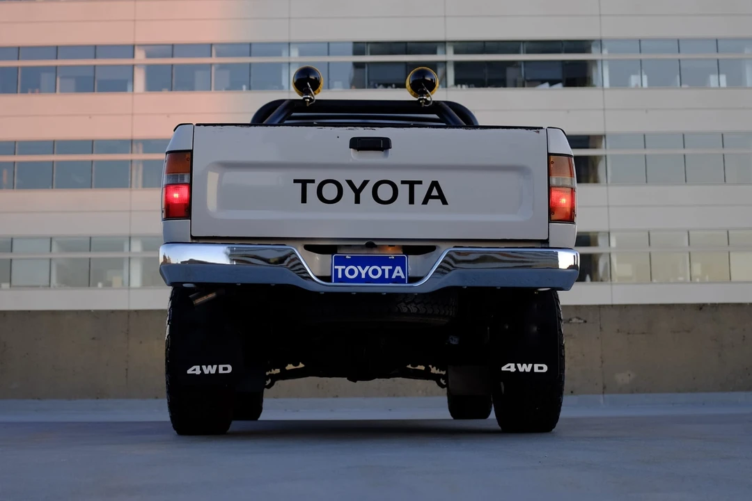 1992 Toyota Hilux 5th Gen - Image 19 of 31