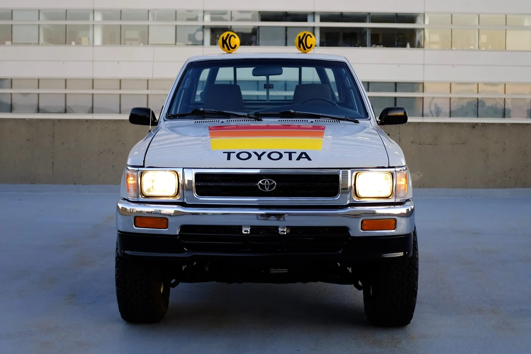 1992 Toyota Hilux 5th Gen - Image 6 of 31