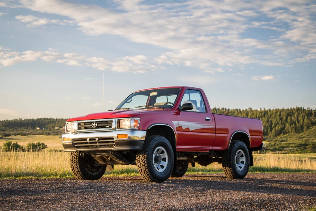 1992 Toyota Hilux 5th Gen - Image 2 of 31