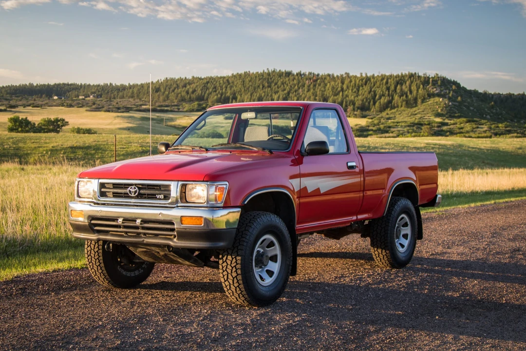 1992 Toyota Hilux 5th Gen - Image 8 of 31