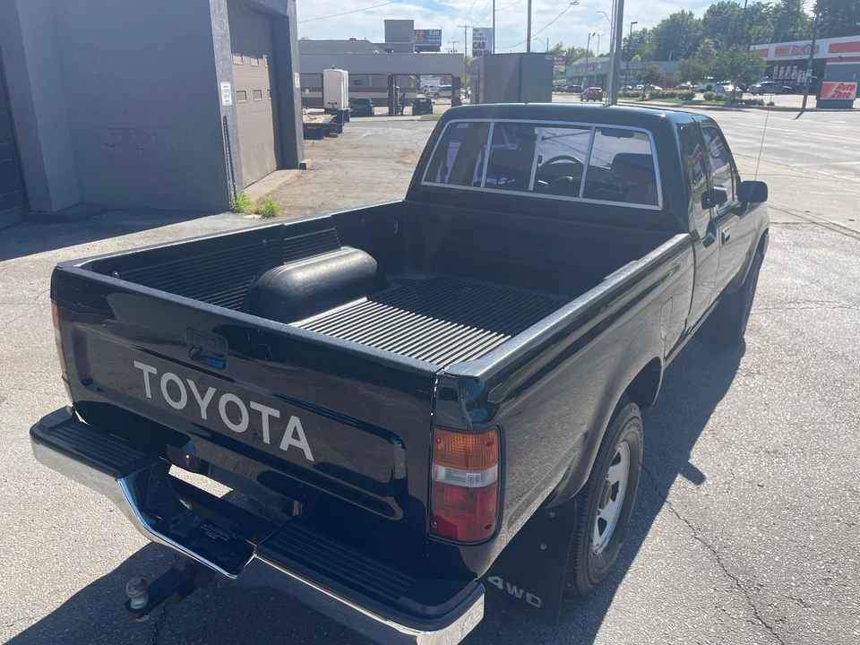 1992 Toyota Hilux 5th Gen - Image 25 of 31