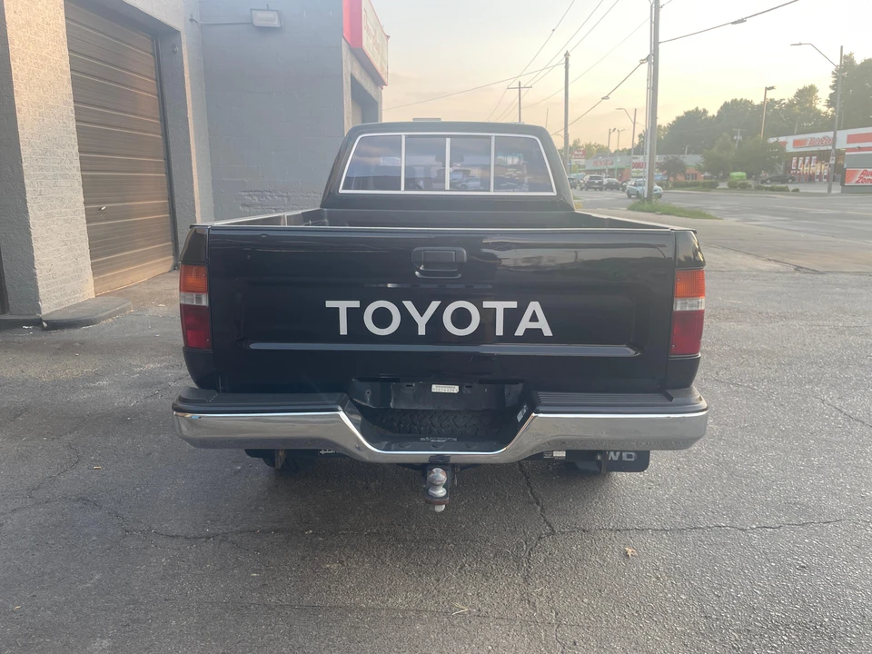 1992 Toyota Hilux 5th Gen - Image 22 of 31