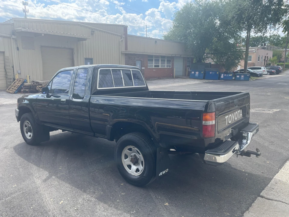 1992 Toyota Hilux 5th Gen - Image 18 of 31