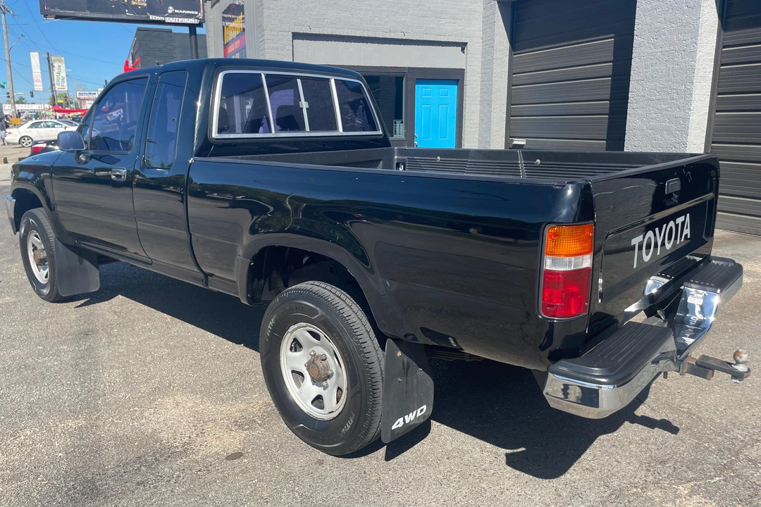 1992 Toyota Hilux 5th Gen - Image 4 of 31