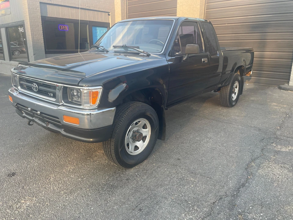 1992 Toyota Hilux 5th Gen - Image 12 of 31