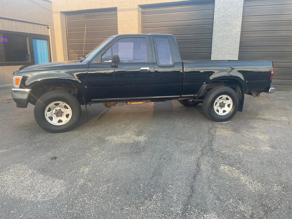 1992 Toyota Hilux 5th Gen - Image 15 of 31
