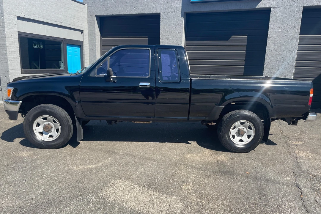 1992 Toyota Hilux 5th Gen - Image 17 of 31