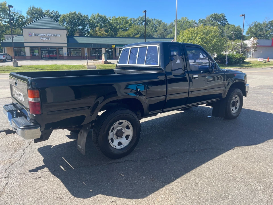 1992 Toyota Hilux 5th Gen - Image 26 of 31